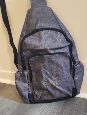 thirty-one Heathered Gray Crossbody Sling Bag